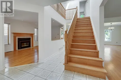 21 Dalecroft Crescent Ottawa ON K2G 5V9