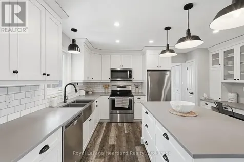 17 Brown Street North Minto ON N0G 1M0