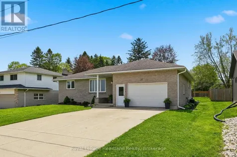 17 Brown Street North Minto ON N0G 1M0