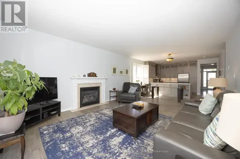 80 Black Bear Way Ottawa ON K2S 2G6