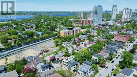 353 Winston Avenue Ottawa ON K2A 1Y6