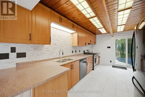 61 Antigua Drive Wasaga Beach ON L9Z 2S3