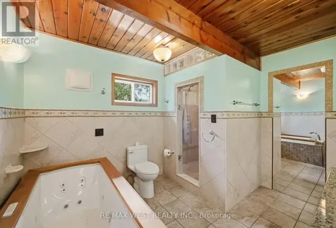 61 Antigua Drive Wasaga Beach ON L9Z 2S3