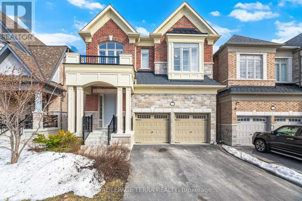 11 Lockton Street Whitby ON L1P 0E1