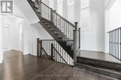 11 Lockton Street Whitby ON L1P 0E1