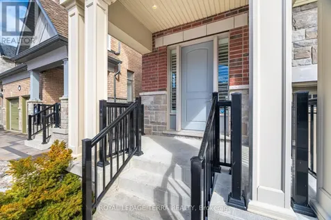 11 Lockton Street Whitby ON L1P 0E1