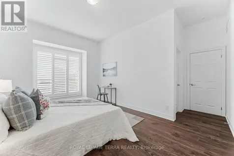 11 Lockton Street Whitby ON L1P 0E1