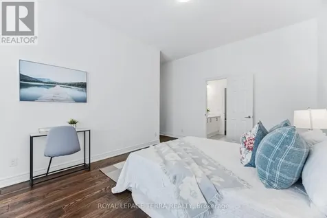 11 Lockton Street Whitby ON L1P 0E1