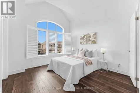 11 Lockton Street Whitby ON L1P 0E1
