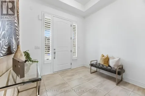 11 Lockton Street Whitby ON L1P 0E1