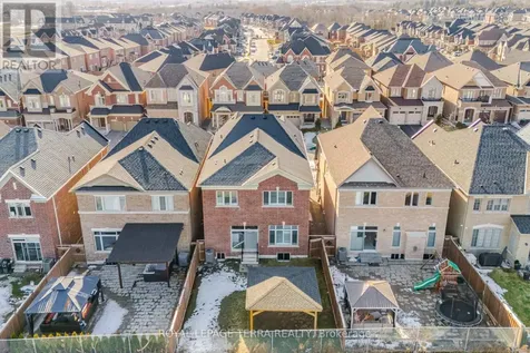 11 Lockton Street Whitby ON L1P 0E1