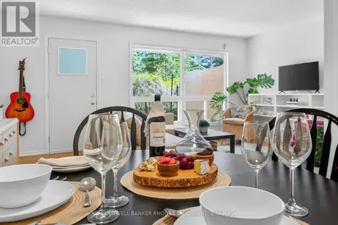 17 Pixley Private Ottawa ON K1G 4C3