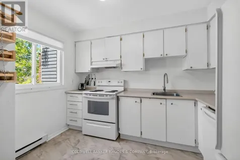 17 Pixley Private Ottawa ON K1G 4C3