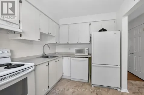 17 Pixley Private Ottawa ON K1G 4C3