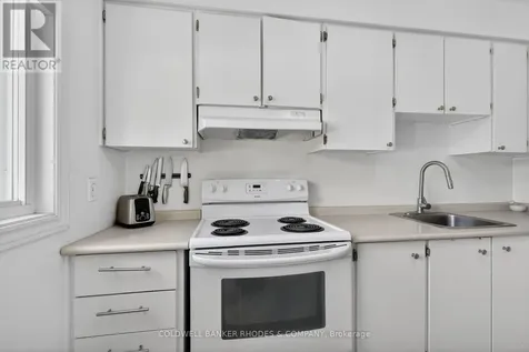 17 Pixley Private Ottawa ON K1G 4C3