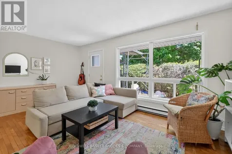 17 Pixley Private Ottawa ON K1G 4C3