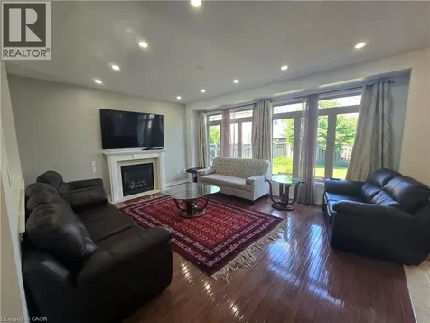 197 Cloverleaf Drive Ancaster ON L9K 1T4