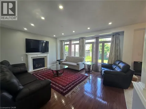 197 Cloverleaf Drive Ancaster ON L9K 1T4