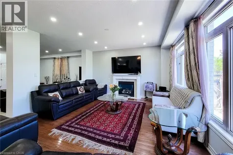 197 Cloverleaf Drive Ancaster ON L9K 1T4