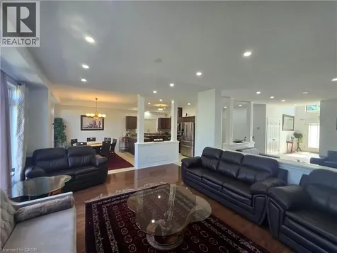 197 Cloverleaf Drive Ancaster ON L9K 1T4