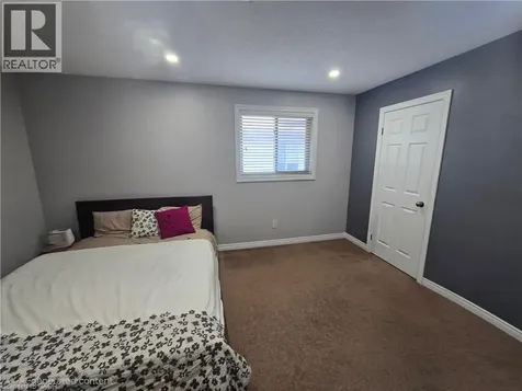 197 Cloverleaf Drive Ancaster ON L9K 1T4