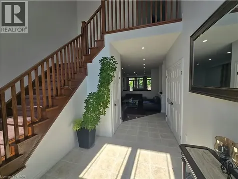 197 Cloverleaf Drive Ancaster ON L9K 1T4