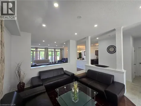 197 Cloverleaf Drive Ancaster ON L9K 1T4