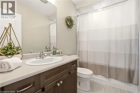 131 Sonoma Lane Stoney Creek ON L8E 0J9