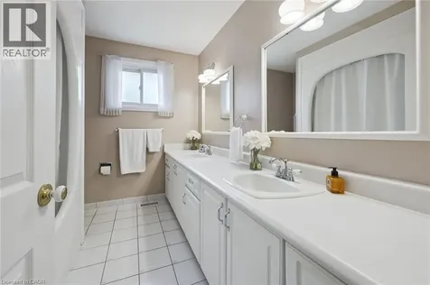 3521 Regal Road Burlington ON L7N 1M2