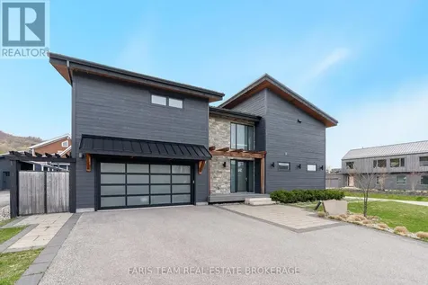 116 Arnot Crescent Blue Mountains ON L9Y 0Z8