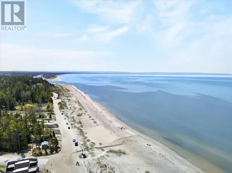 764 River Road East Wasaga Beach ON L9Z 2M7