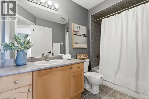 2426 Shadow Court Oakville ON L6M 5G6