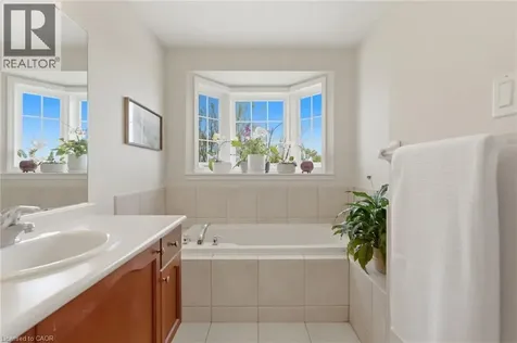 2426 Shadow Court Oakville ON L6M 5G6