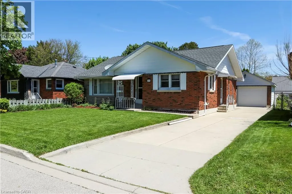 15 Richard Avenue Simcoe ON N3Y 3J1