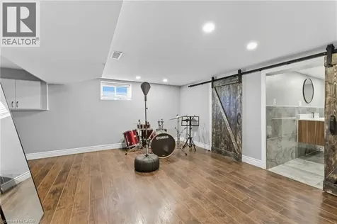 182 Federal Street Stoney Creek ON L8E 1N7
