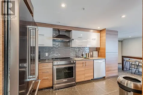 805 Carling Avenue Ottawa ON K1S 5W9
