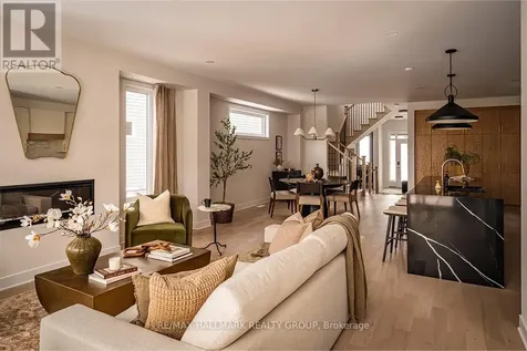 597 Roundhouse Crescent Ottawa ON K2S 1K4