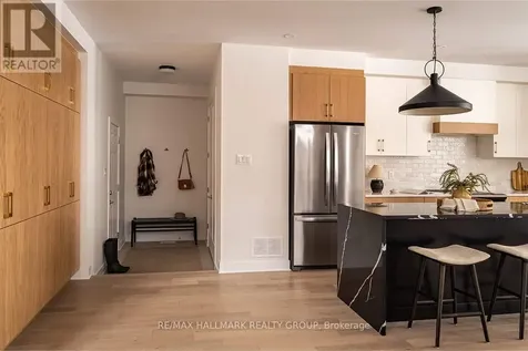 597 Roundhouse Crescent Ottawa ON K2S 1K4