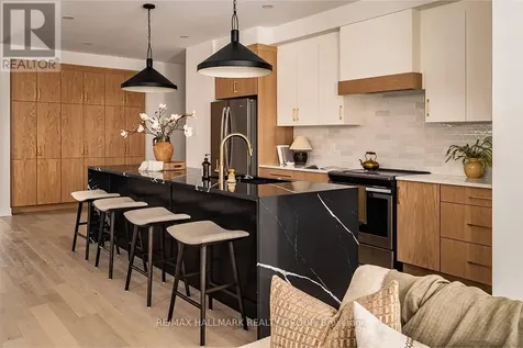 597 Roundhouse Crescent Ottawa ON K2S 1K4