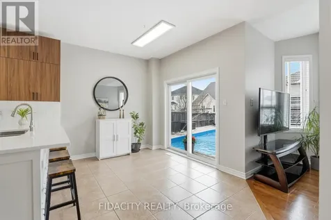78 Black Bear Way Ottawa ON K2S 2G7