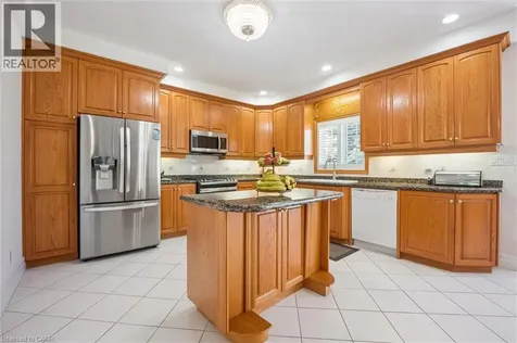 6 Fourseasons Drive Hamilton ON L8E 5Y5