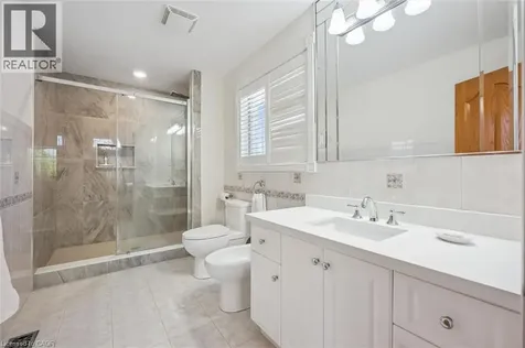 6 Fourseasons Drive Hamilton ON L8E 5Y5