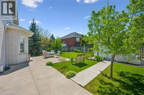 6 Fourseasons Drive Hamilton ON L8E 5Y5