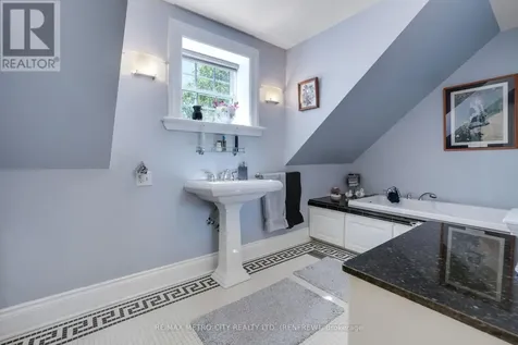 674 Raglan Street South Renfrew ON K7V 1S2