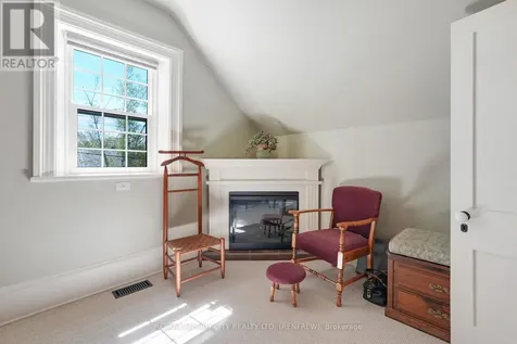 674 Raglan Street South Renfrew ON K7V 1S2