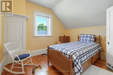 674 Raglan Street South Renfrew ON K7V 1S2