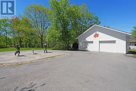 674 Raglan Street South Renfrew ON K7V 1S2