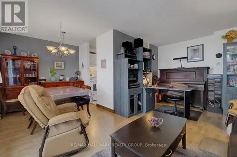 2020 Jasmine Crescent Ottawa ON K1J 8K5