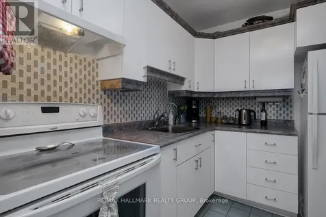 2020 Jasmine Crescent Ottawa ON K1J 8K5