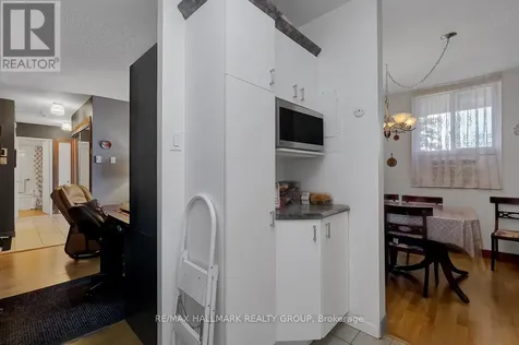 2020 Jasmine Crescent Ottawa ON K1J 8K5